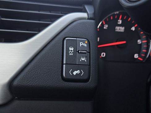 Used 2016 GMC Yukon XL SLT w/ Open Road Package image 25