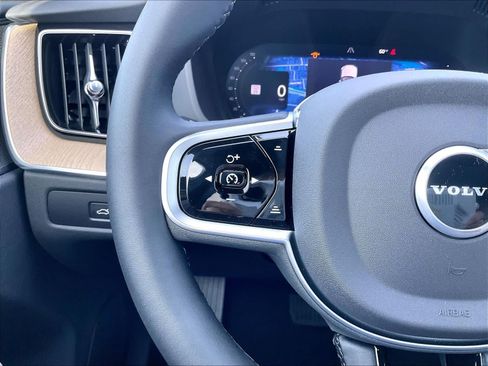 New 2026 Volvo XC60 T8 Plus w/ Climate Package PRO AWD/4WD image 17