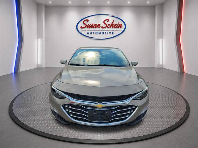 Used 2022 Chevrolet Malibu LT FWD image 2
