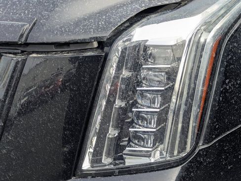 Used 2018 Cadillac Escalade ESV Premium Luxury image 9