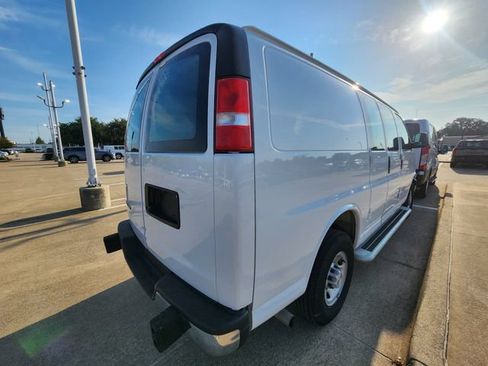 Used 2025 Chevrolet Express 2500 w/ Driver Convenience Package RWD image 3