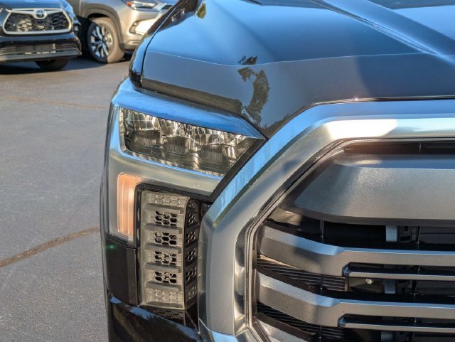 Used 2025 Toyota Tundra Limited AWD/4WD image 10