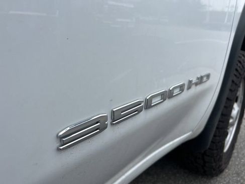 Used 2022 GMC Sierra 3500 Pro w/ Convenience Package RWD image 18