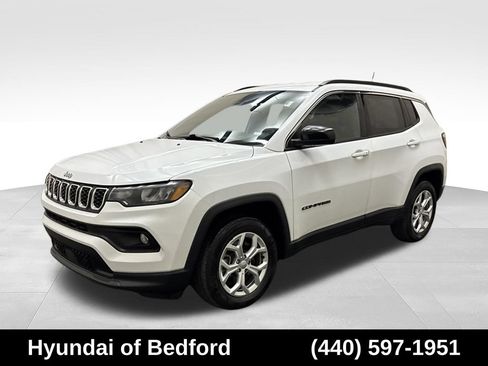 Used 2024 Jeep Compass Latitude AWD/4WD image 1