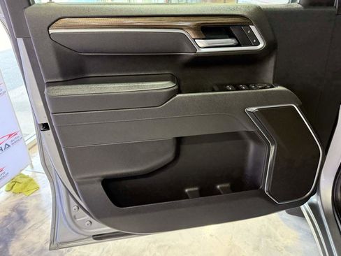 Used 2025 Chevrolet Silverado 1500 LT AWD/4WD image 50