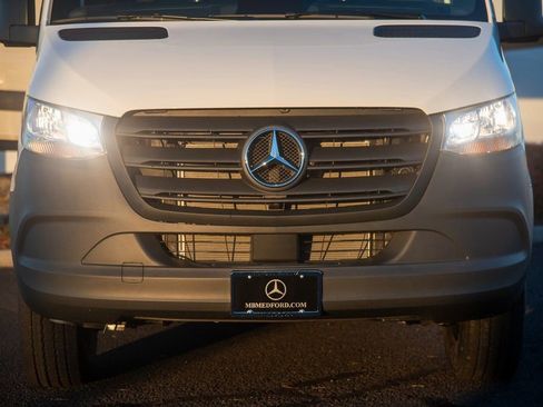 Used 2025 Mercedes-Benz Sprinter 2500 image 13