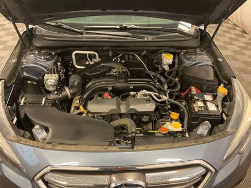 Used 2018 Subaru Outback 2.5i Limited AWD/4WD image 10