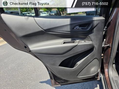 Used 2020 Chevrolet Equinox LT FWD image 41