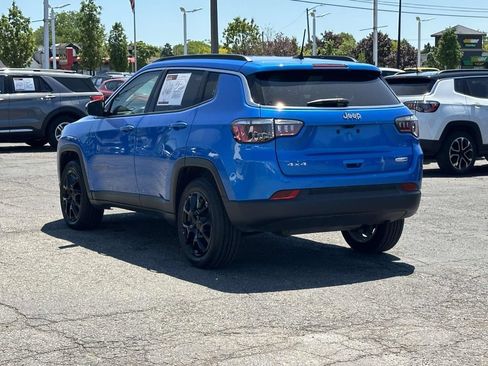 Used 2022 Jeep Compass Latitude AWD/4WD image 6
