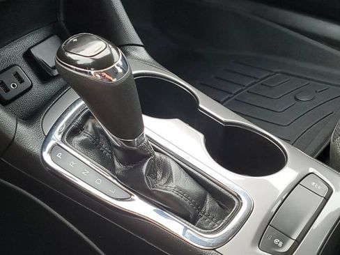 Used 2019 Chevrolet Cruze LT FWD image 18