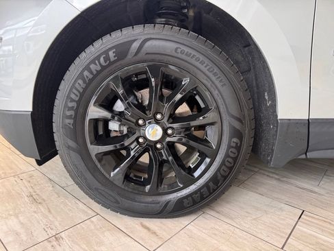 Used 2019 Chevrolet Equinox LS FWD image 18