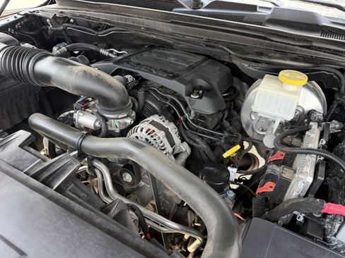 Used 2020 RAM 1500 Laramie AWD/4WD image 32