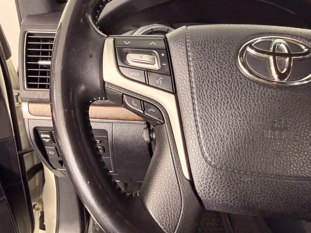 Used 2020 Toyota Land Cruiser w/ Four Season Floor Mat Package AWD/4WD image 25