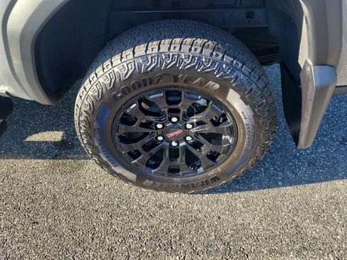 Used 2026 GMC Canyon Elevation w/ Convenience Package RWD image 6