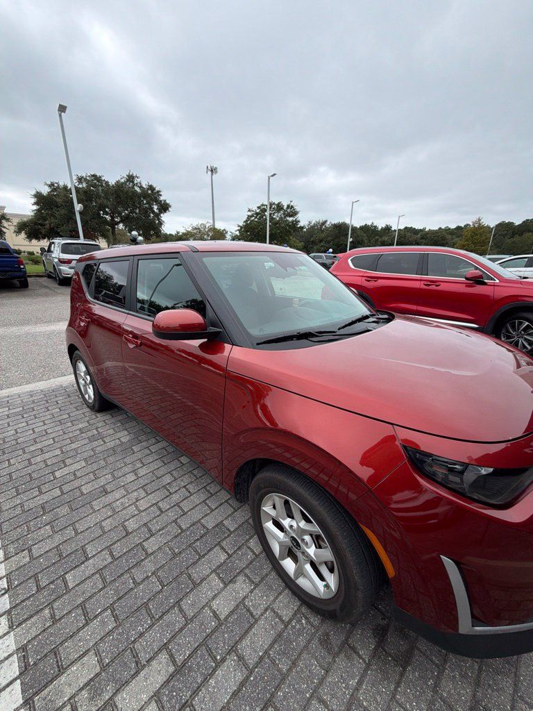 Used 2025 Kia Soul S FWD image 8