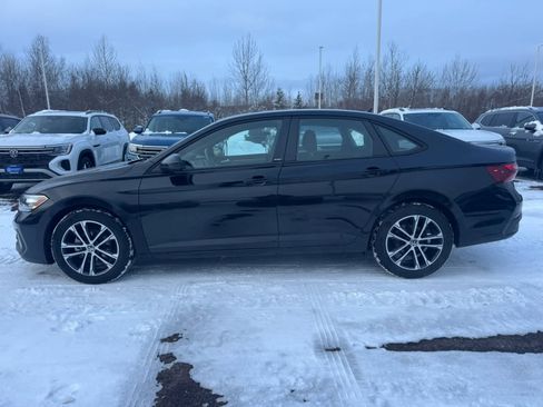 Used 2024 Volkswagen Jetta Sport image 2