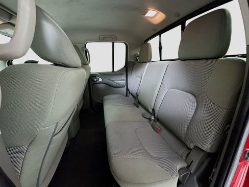 Used 2019 Nissan Frontier SV image 15