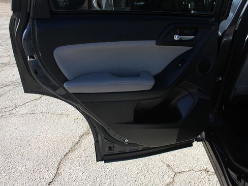 Used 2015 Subaru Forester 2.5i Limited image 39