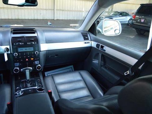 Used 2009 Volkswagen Touareg VR6 image 47
