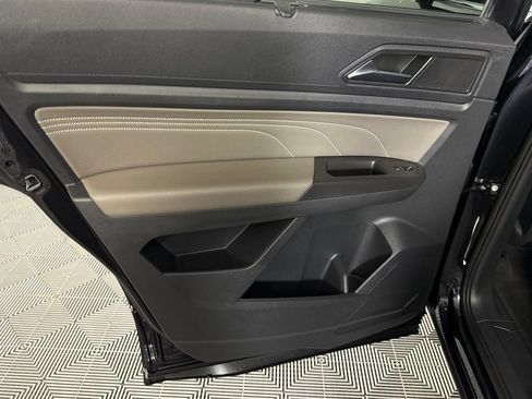 Used 2023 Volkswagen Atlas SE w/ Panoramic Sunroof Package AWD/4WD image 23