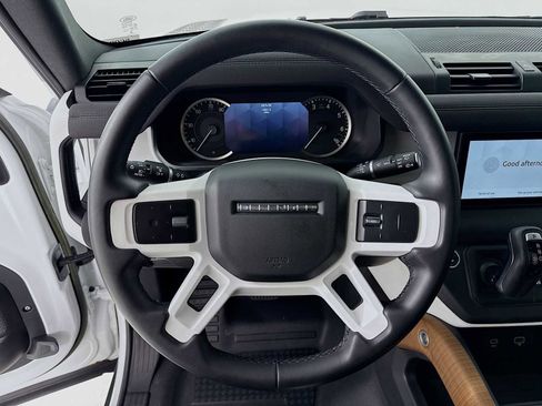 Used 2023 Land Rover Defender 110 X-Dynamic SE image 15