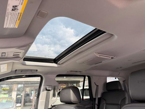 Used 2019 GMC Yukon Denali w/ Denali Ultimate Package image 14