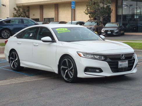 Used 2019 Honda Accord Sport image 3