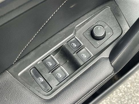 Used 2022 Volkswagen Tiguan SEL R-Line image 20