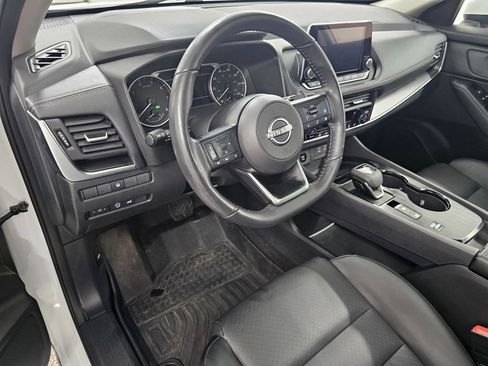 Used 2024 Nissan Rogue SV w/ SV Premium Package FWD image 11
