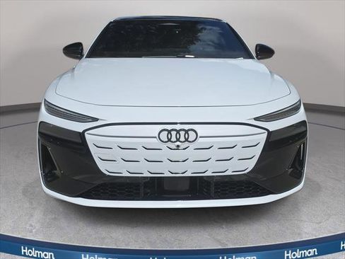 Used 2025 Audi S6 e-tron Prestige w/ 21" Black Optic Package AWD/4WD image 3