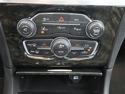 Used 2016 Chrysler 300 C w/ Safetytec Plus Group image 3
