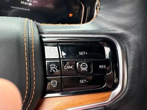 Used 2022 Jeep Grand Wagoneer Series III AWD/4WD image 11