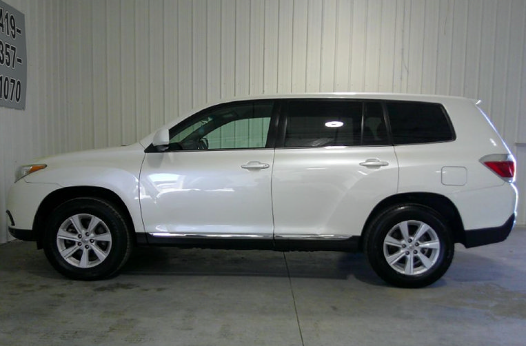 Used 2013 Toyota Highlander Plus FWD image 14