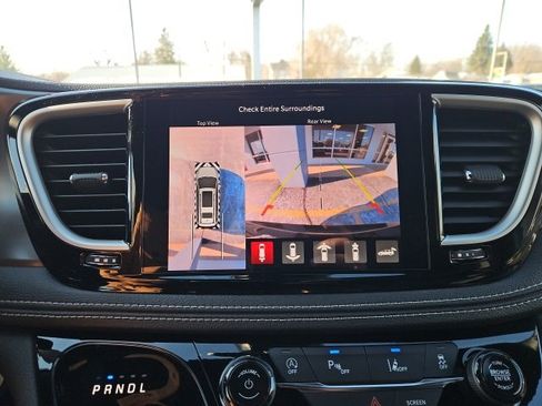 New 2026 Chrysler Pacifica Select image 50