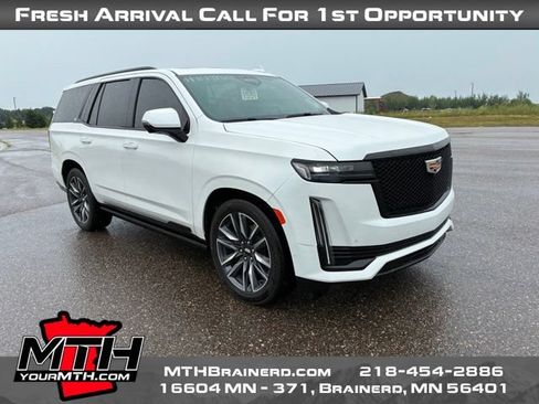 Used 2023 Cadillac Escalade Sport Platinum AWD/4WD image 2