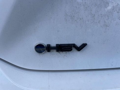 Used 2025 Toyota Camry SE image 5