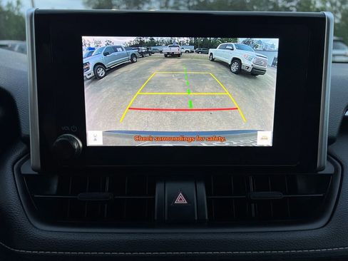 Used 2024 Toyota RAV4 XLE FWD image 17
