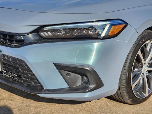 Used 2022 Honda Civic Touring image 9