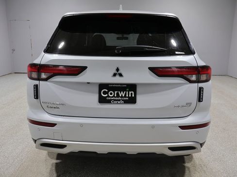 Used 2024 Mitsubishi Outlander SEL image 3