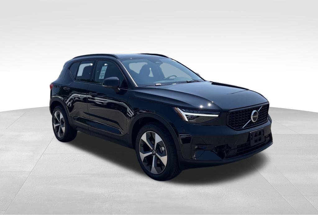 New 2026 Volvo XC40 B5 Plus w/ Protection Package Premier AWD/4WD image 7