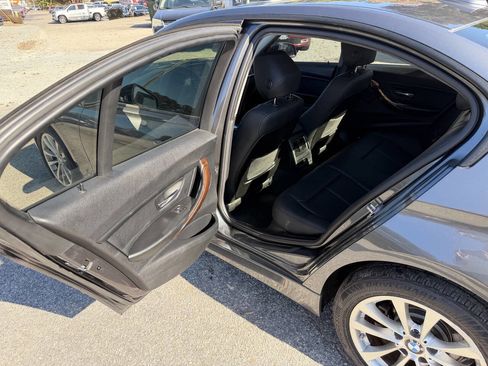 Used 2016 BMW 320i xDrive Sedan image 13