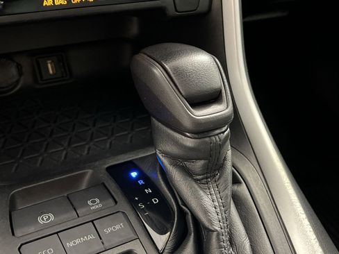 Used 2021 Toyota RAV4 LE image 20