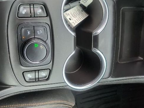 Used 2020 GMC Terrain SLT w/ Preferred Package FWD image 33