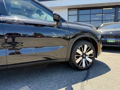 New 2026 Mitsubishi Outlander SE FWD image 14