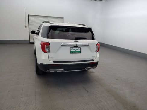 Used 2021 Ford Explorer XLT w/ Equipment Group 202A AWD/4WD image 6