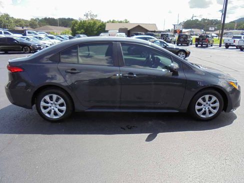 Used 2024 Toyota Corolla LE FWD image 2