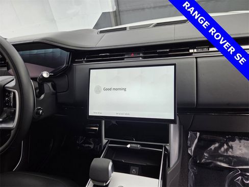 Used 2024 Land Rover Range Rover SE image 17