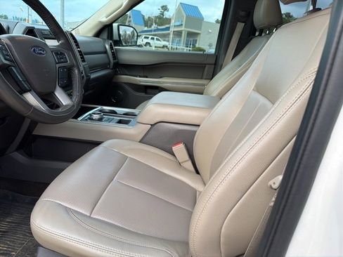 Used 2021 Ford Expedition XLT image 10