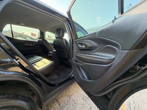 Used 2019 GMC Terrain SLT AWD/4WD image 18