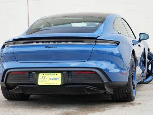 Used 2021 Porsche Taycan RWD image 5